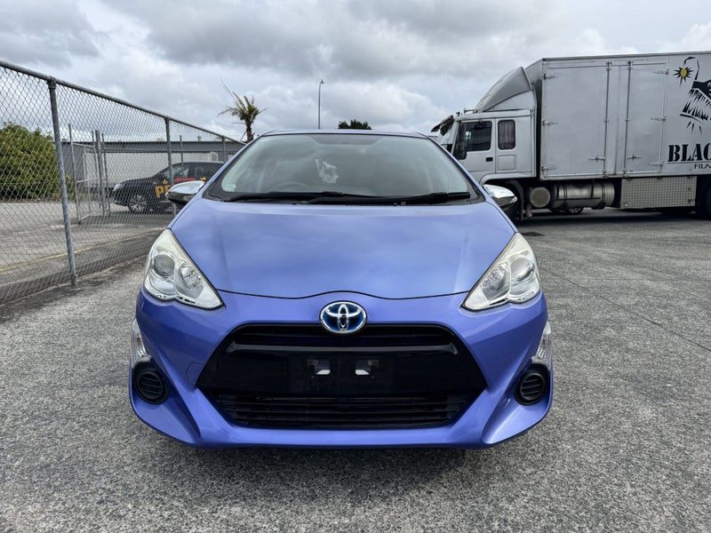 2016 Toyota Aqua S with Push Button Start, photo 2