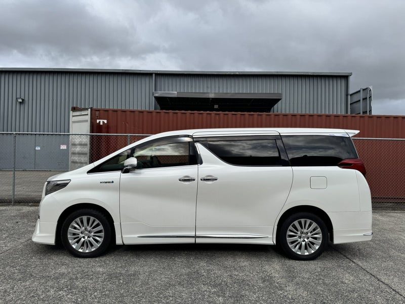 2016 Toyota Alphard Hybrid / 4WD G / 7 Seater, photo 2