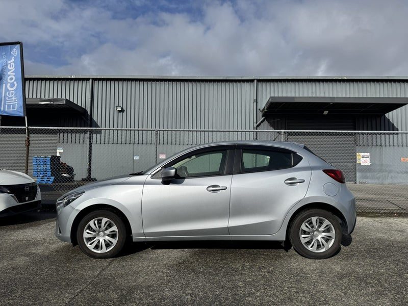 2017 Mazda Demio 13C / BSM / LDA / Parking Sensors, photo 3