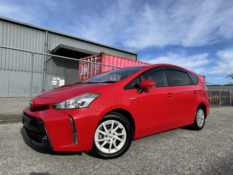 2015 Toyota Prius Alpha 5 Seater
