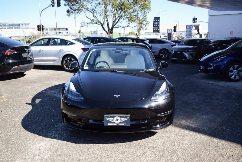 2022 Tesla Model 3 Long Range Dual Motor AWD, photo 2