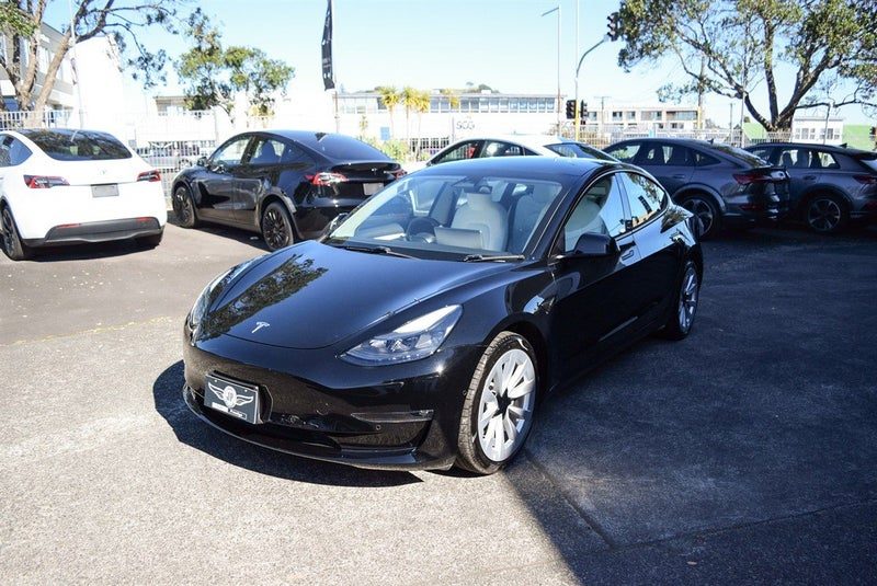 2022 Tesla Model 3 Long Range Dual Motor AWD, photo 3