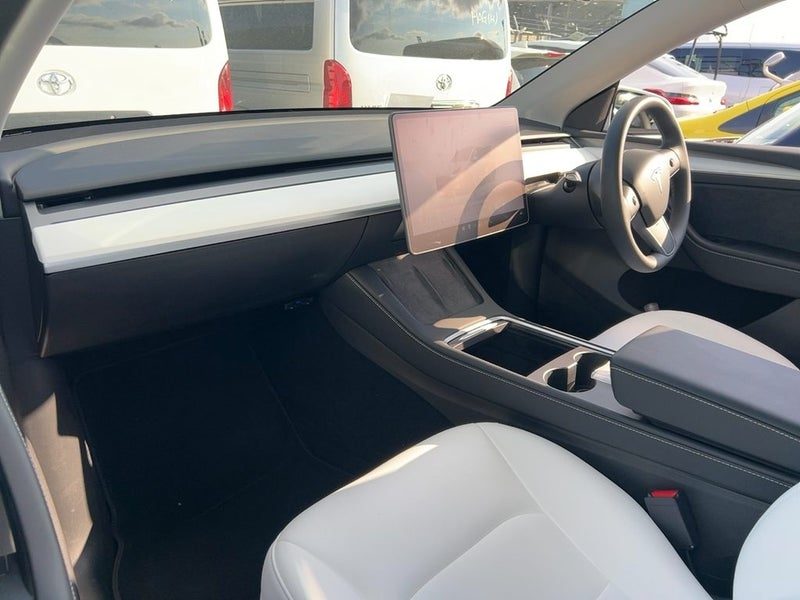 2023 Tesla Model Y Long Range Dual Motor AWD, photo 3