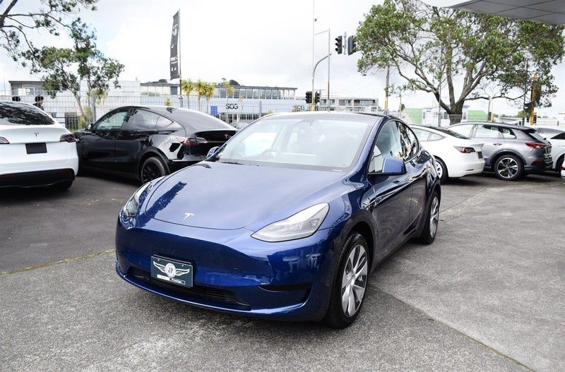 2023 Tesla Model Y RWD Low Mileage, photo 3