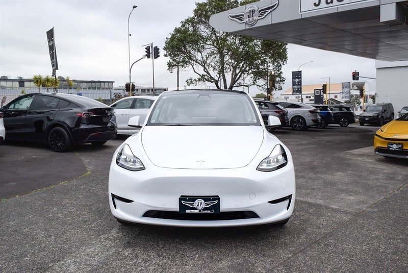 2023 Tesla Model Y Long Range Dual Motor AWD, photo 2
