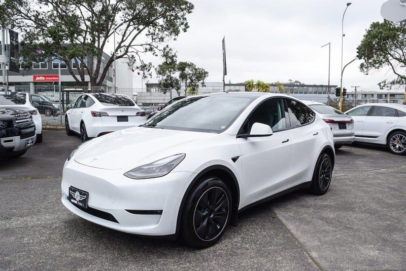2023 Tesla Model Y Long Range Dual Motor AWD, photo 3