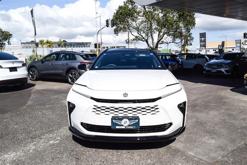 2026 Toyota Crown Estate Z Hybrid E-Four 4WD, photo 2