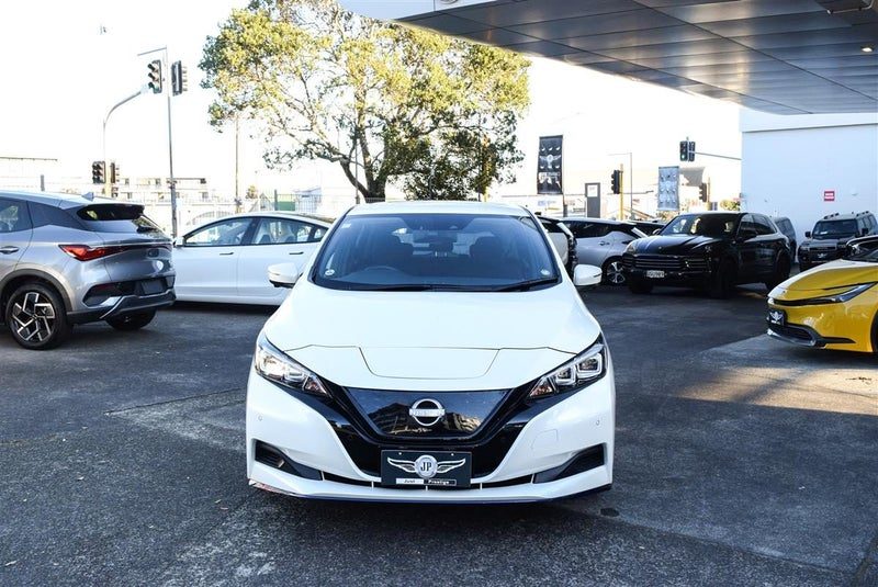 2021 Nissan Leaf X, photo 2