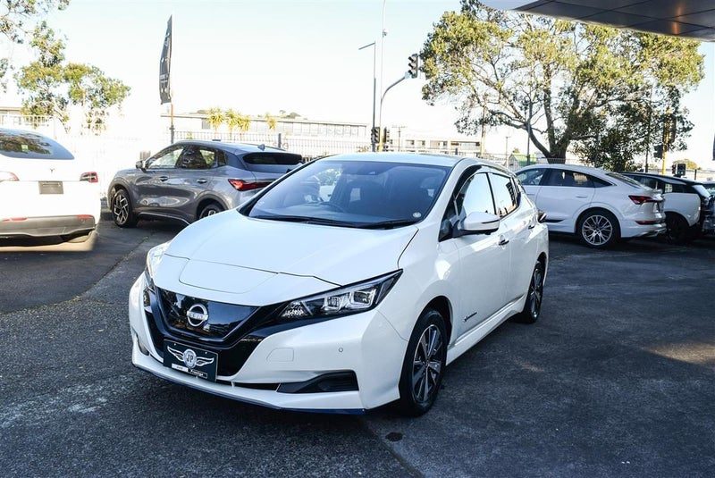 2021 Nissan Leaf X, photo 3
