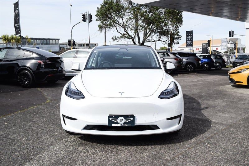 2023 Tesla Model Y Performance Dual Motor AWD, photo 2