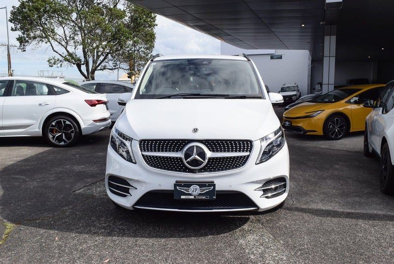2023 Mercedes-Benz V 220 d AMG, photo 2