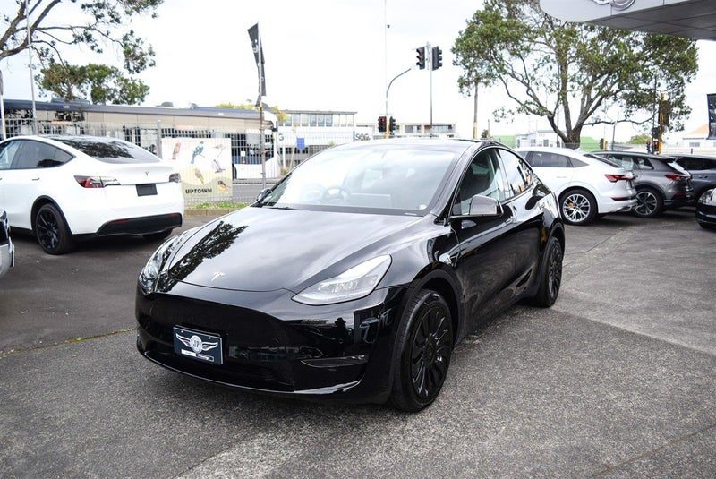 2024 Tesla Model Y Long Range Dual Motor AWD, photo 3