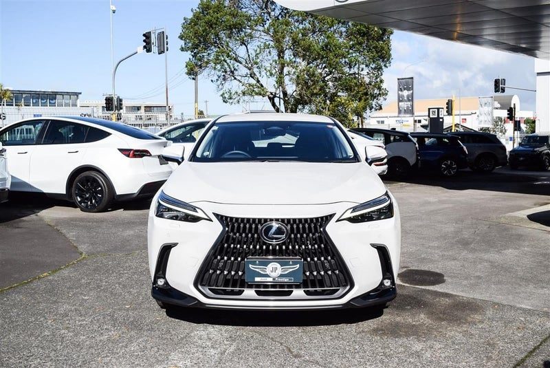 2024 Lexus NX 450h+ Version L / Limited AWD PHEV, photo 2