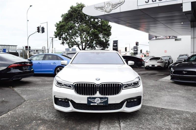 2017 BMW 740e M Sport iPerformance PHEV, photo 2