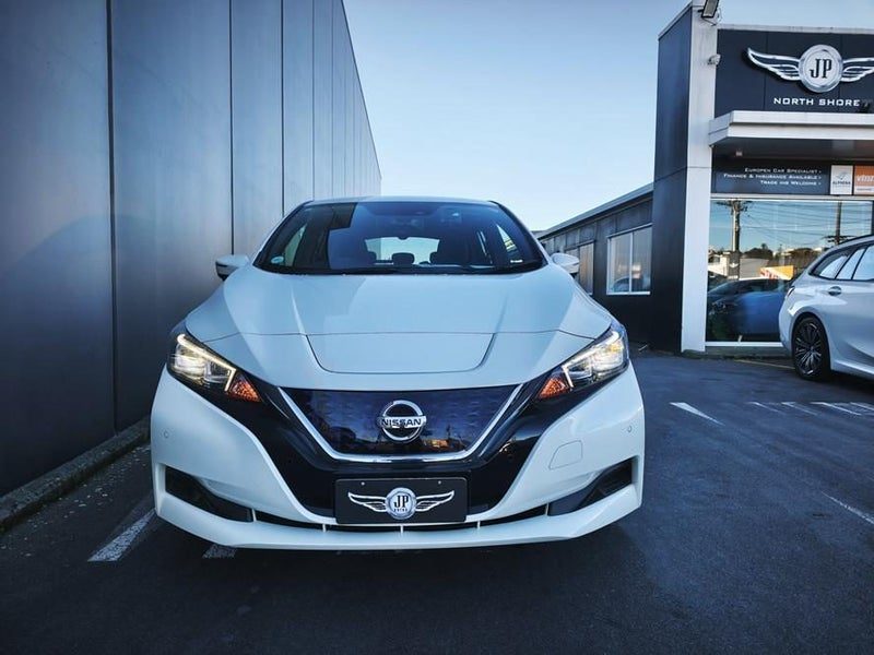2021 Nissan Leaf X V Selection, photo 2