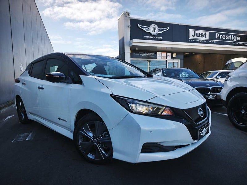 2022 Nissan Leaf XV, main photo