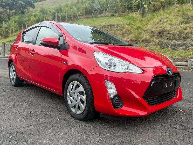 2015 Toyota Aqua G, main photo