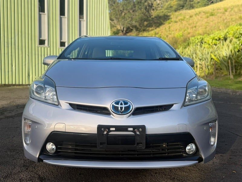 2015 Toyota Prius S, photo 2