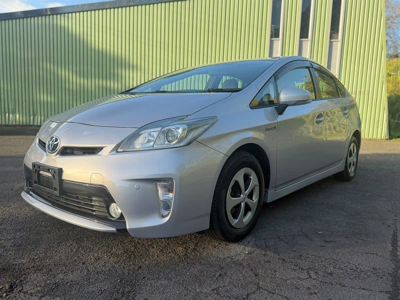 2015 Toyota Prius S, photo 3