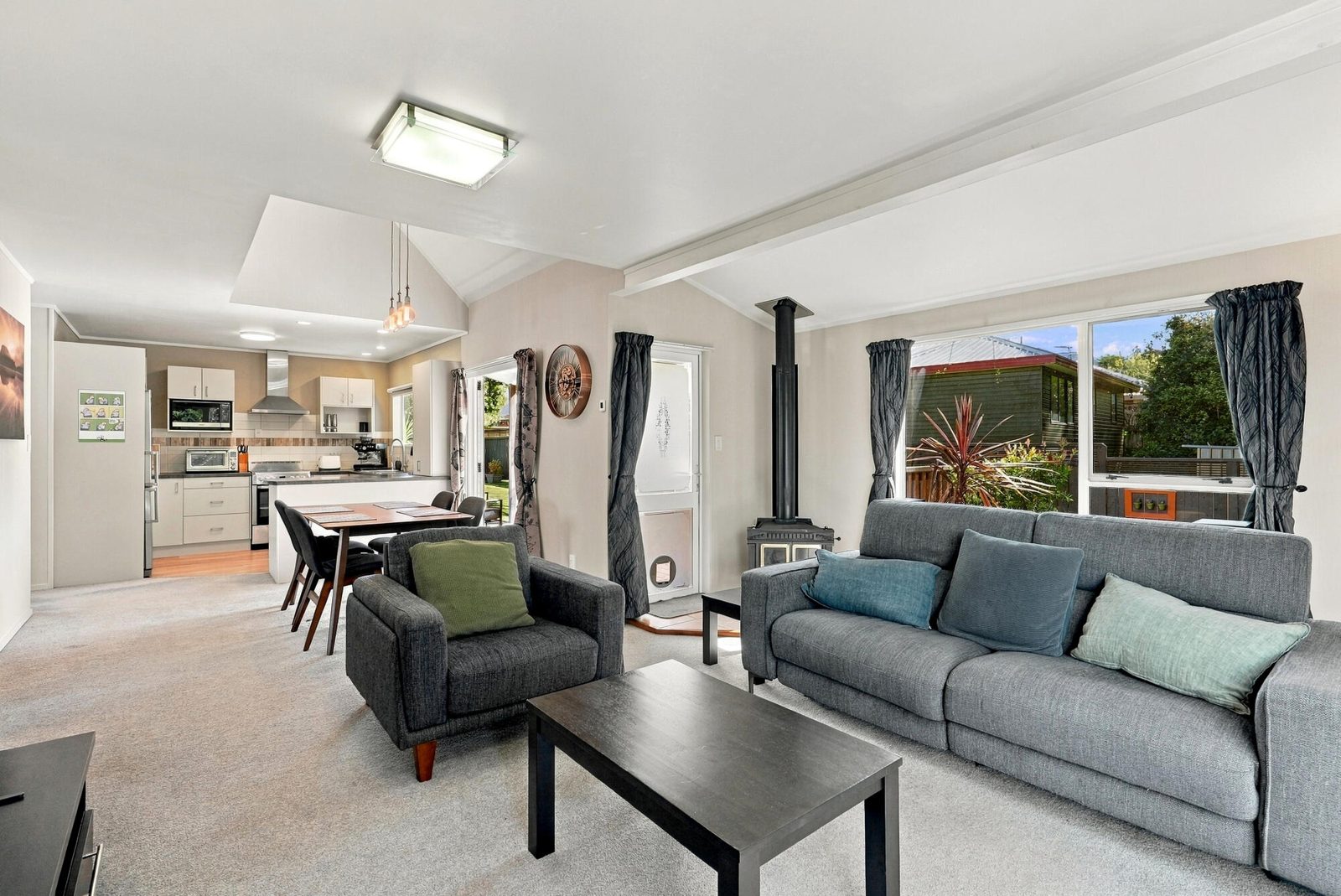 20 Milan Drive, Glen Eden, photo 2