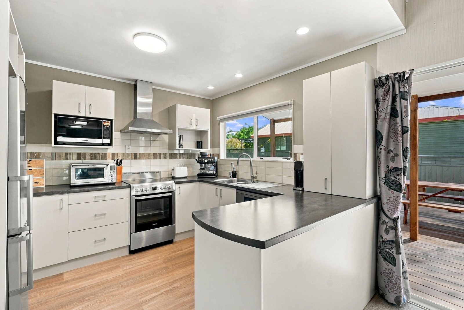20 Milan Drive, Glen Eden, photo 3