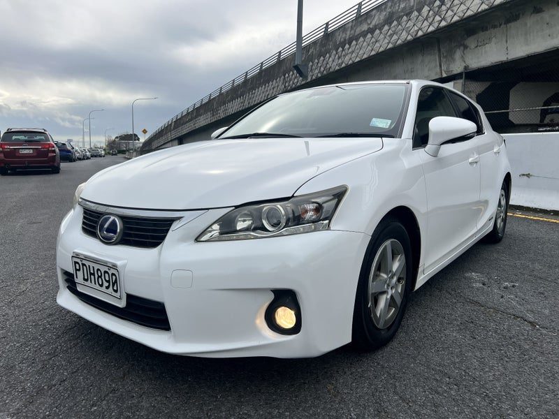 2011 Lexus CT 200h, photo 2