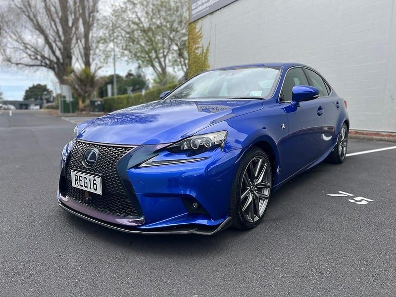 2013 Lexus IS300H F SPORT, photo 2