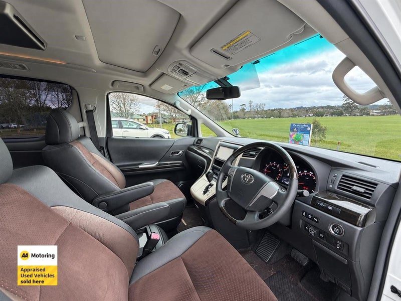 2013 Toyota Alphard 240S TYPR GOLD, photo 2