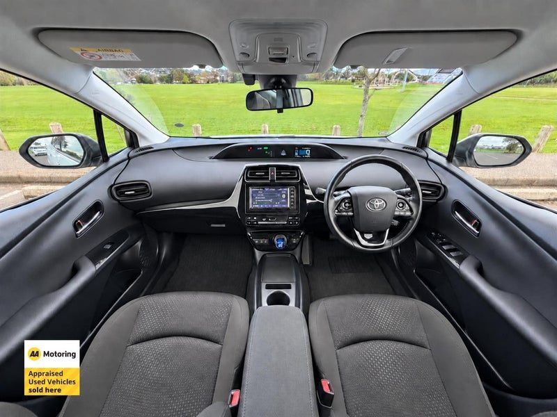 2020 Toyota Prius S TOURING SELECTION, photo 2