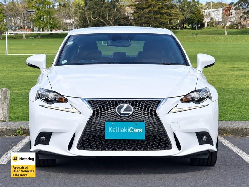 2014 Lexus IS 300h F sport, photo 3