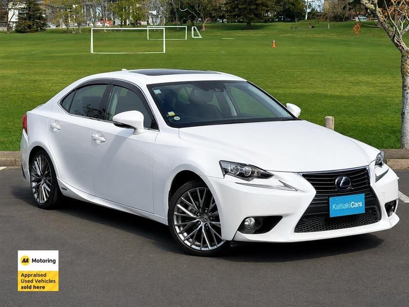 2013 Lexus IS 300h L Package