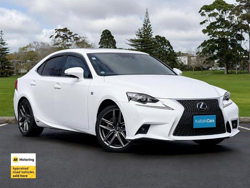 2014 Lexus IS 300h F sport, photo 2