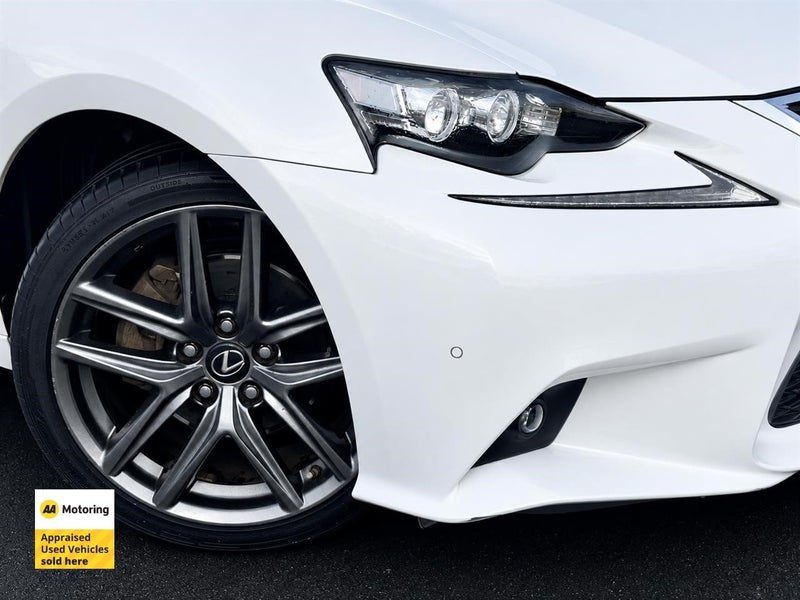 2014 Lexus IS 300h F sport, photo 3