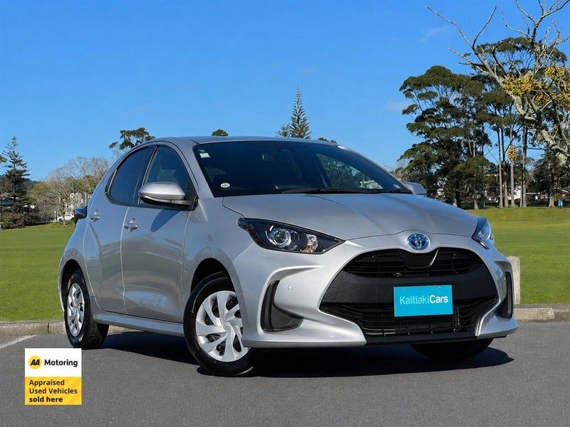 2021 Toyota Yaris HYBRID X, photo 2