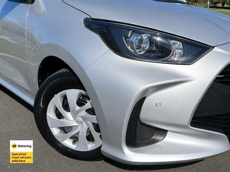 2021 Toyota Yaris HYBRID X, photo 3