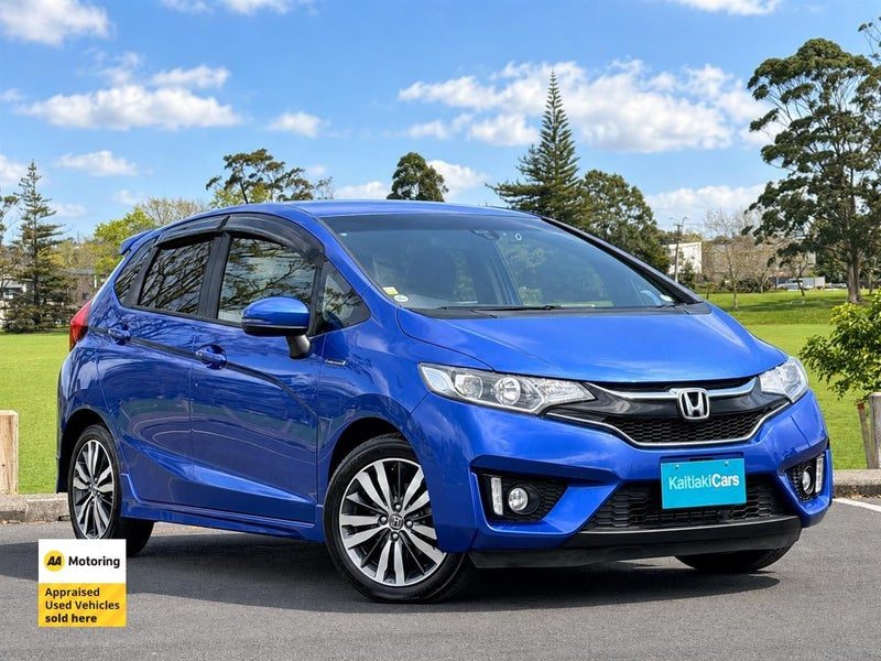 2016 Honda Fit HYBRID S PACKAGE, photo 2