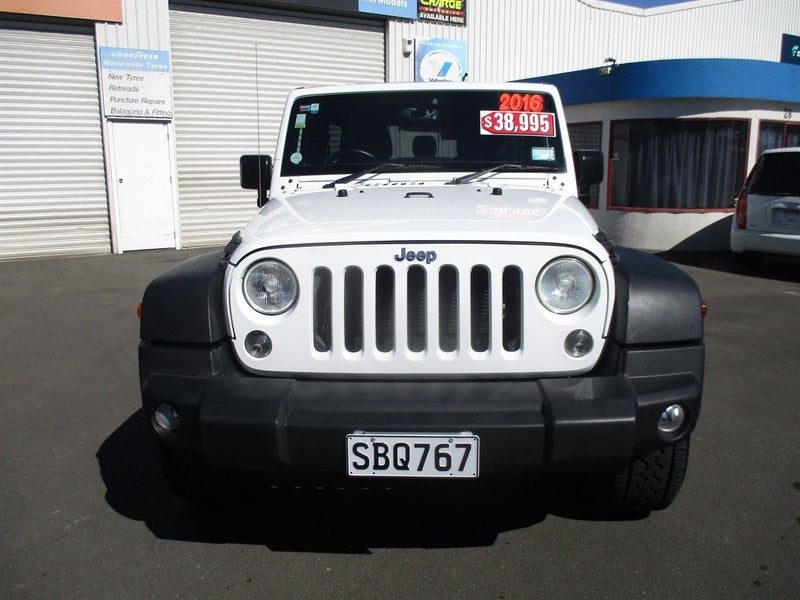 2016 Jeep Wrangler UNLIMITED SPORT, photo 2