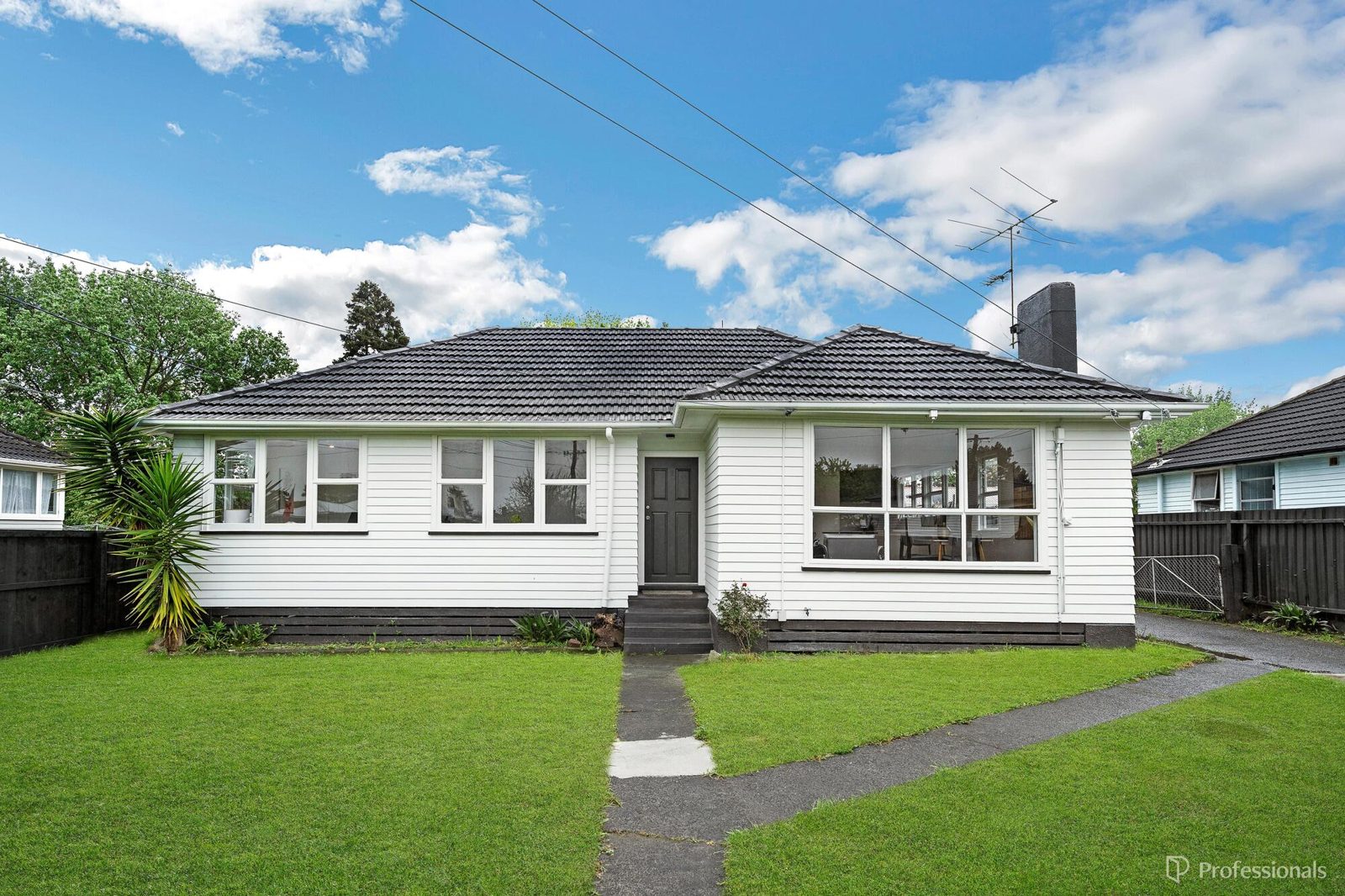 64 Hamill Road, Otara, photo 1