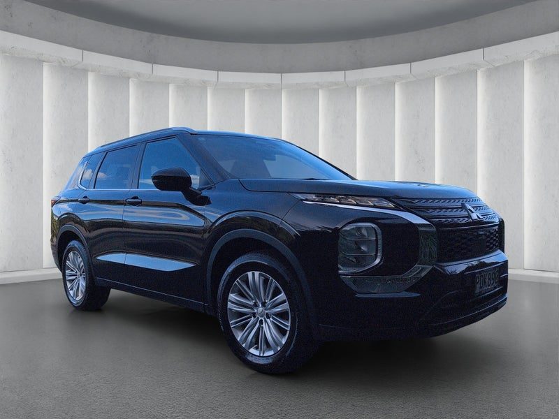 2022 Mitsubishi Outlander Ls, main photo