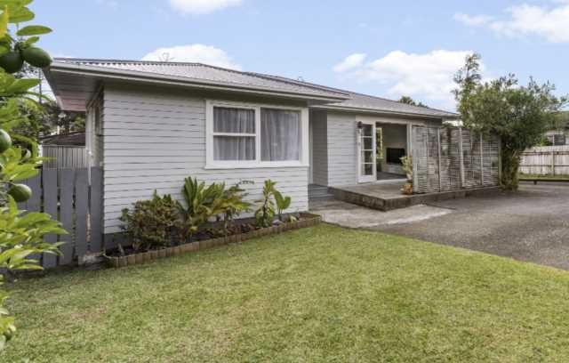 71 Barrys Road, Glendene, photo 1