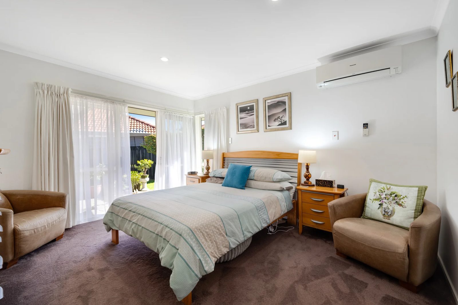 11 Gillett Place, Botany Downs, photo 4