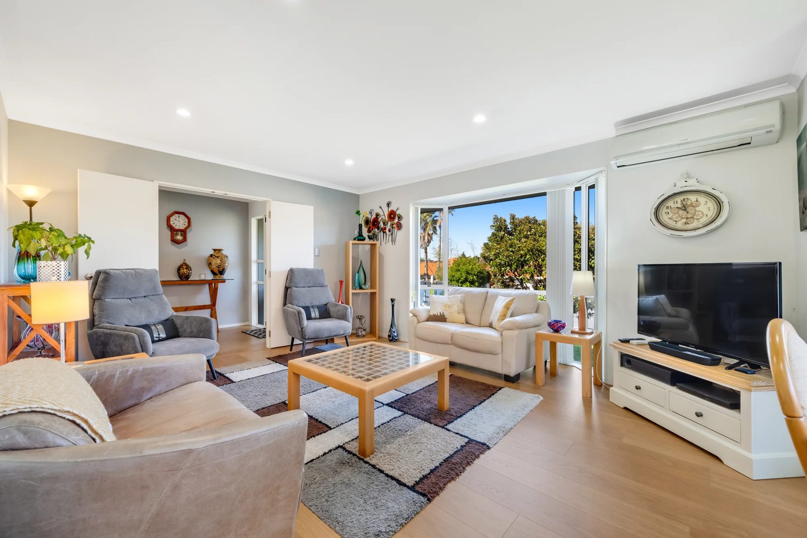11 Gillett Place, Botany Downs, photo 8