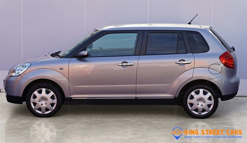 2005 Mazda Verisa, photo 2
