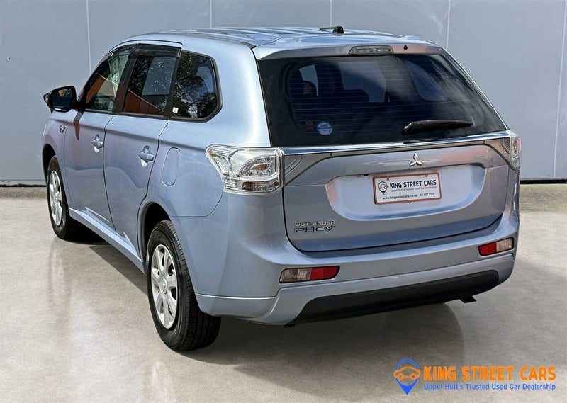 2015 Mitsubishi Outlander PHEV Hybrid 4WD, photo 3