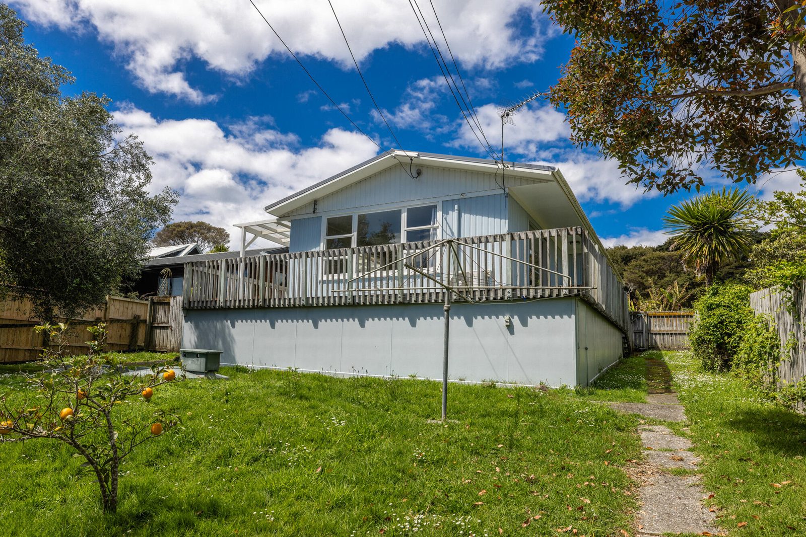 1 Crescent Road East, Ostend