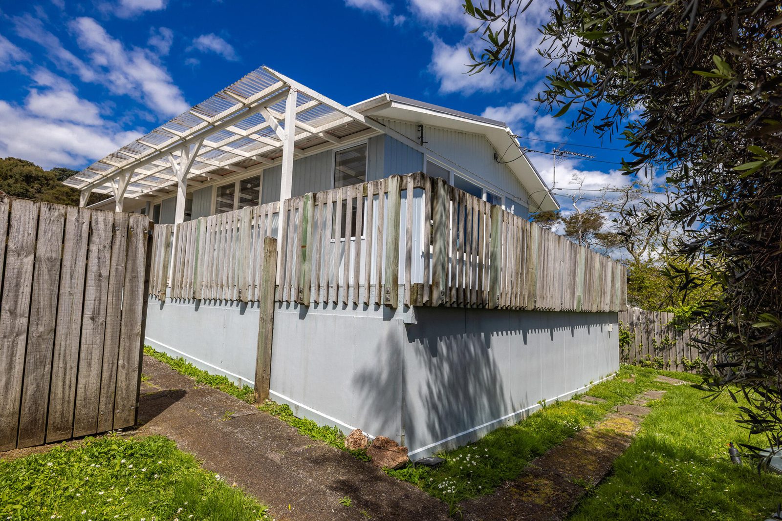 1 Crescent Road East, Ostend, photo 11