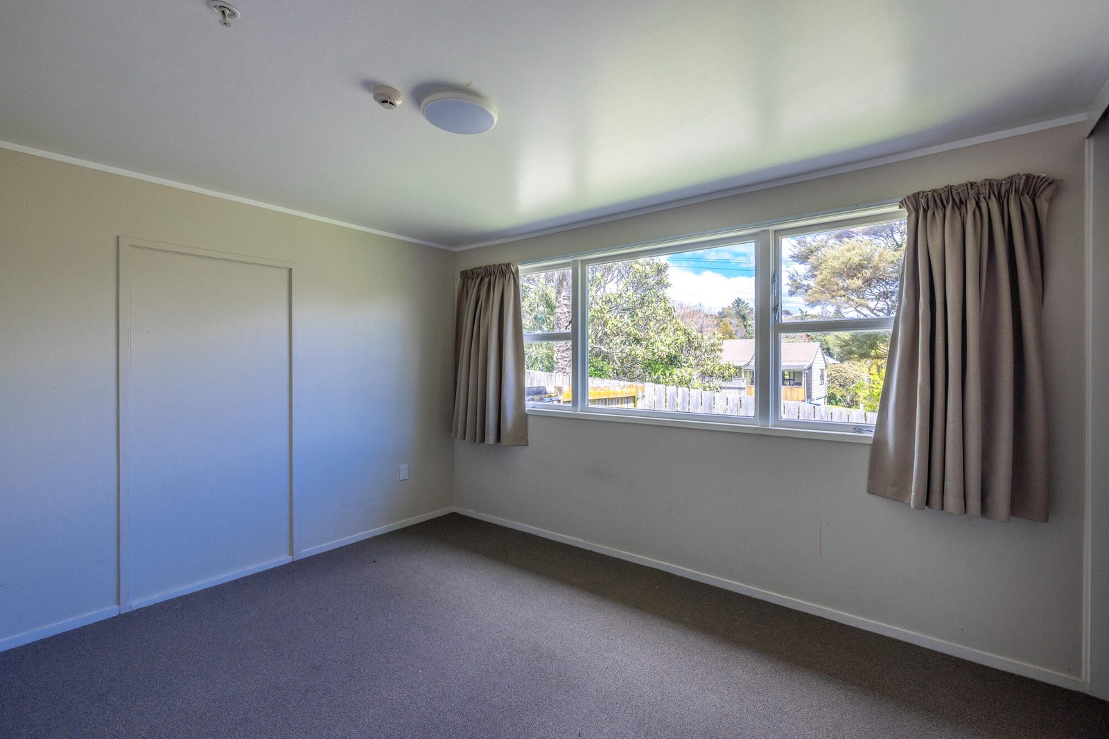 1 Crescent Road East, Ostend, photo 4