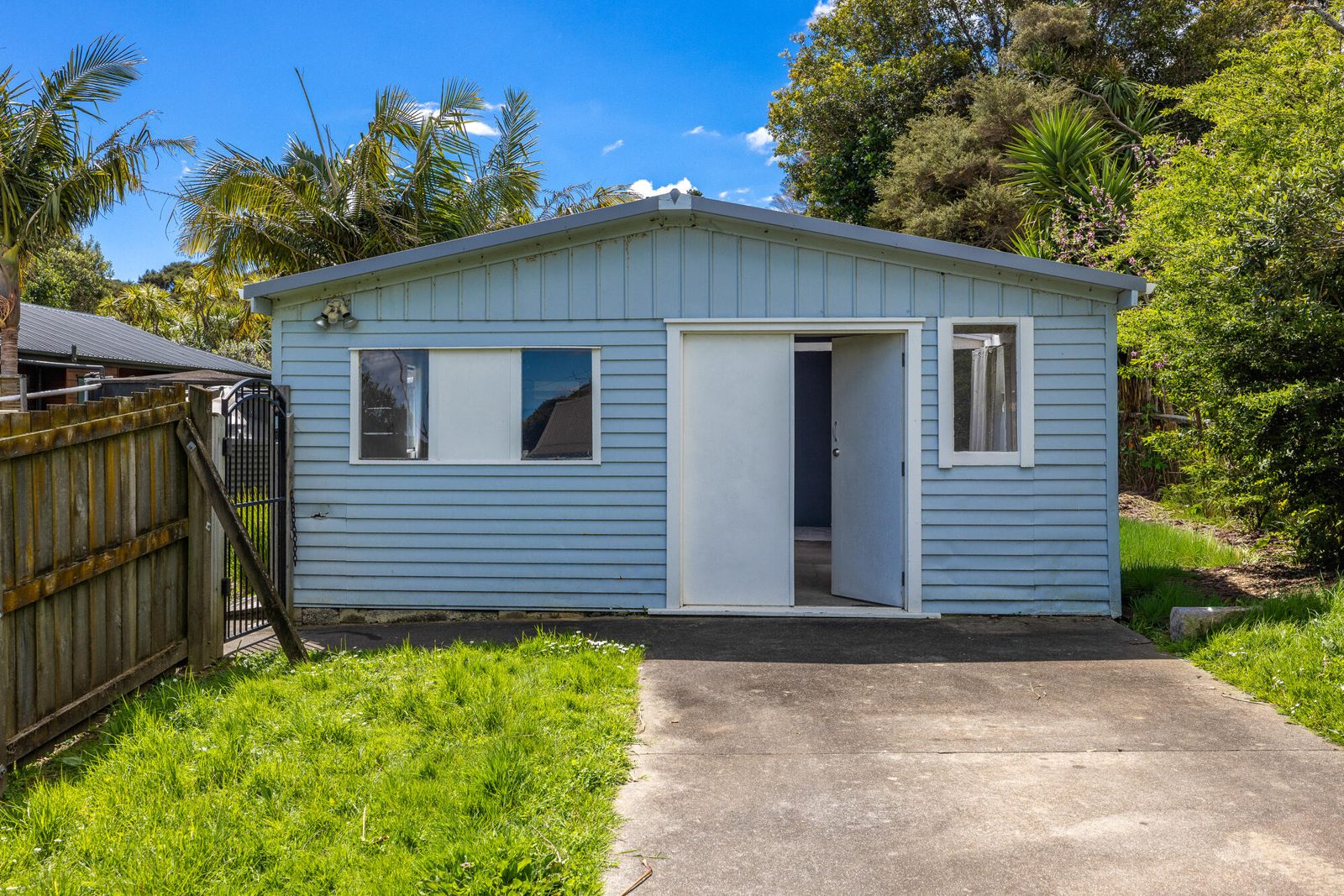 1 Crescent Road East, Ostend, photo 5