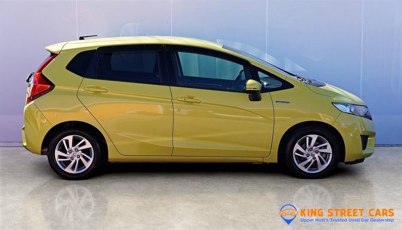 2015 Honda Fit Hybrid, photo 2