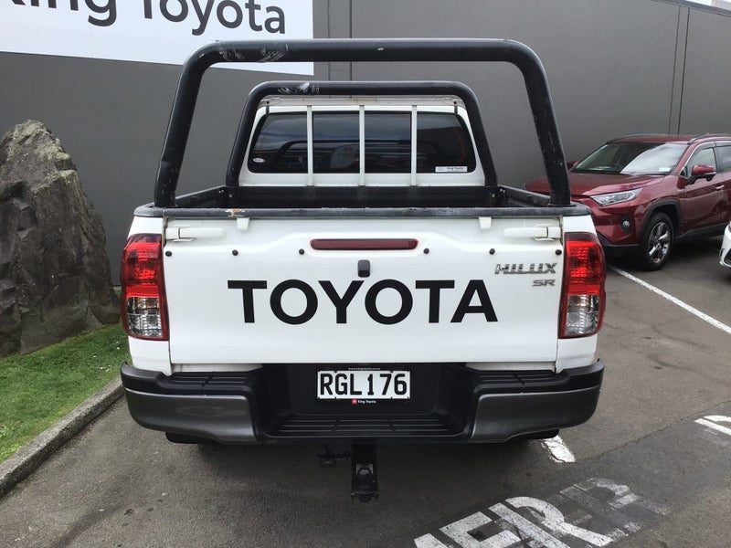 2018 Toyota Hilux 2WD SR 2.8DT DOUBLE CAB, photo 3